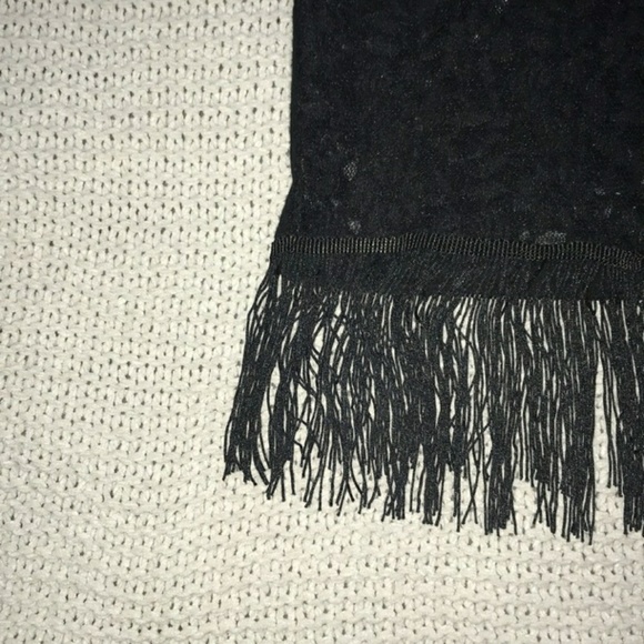 H&M Lace Fringe Shirt - Picture 2 of 3